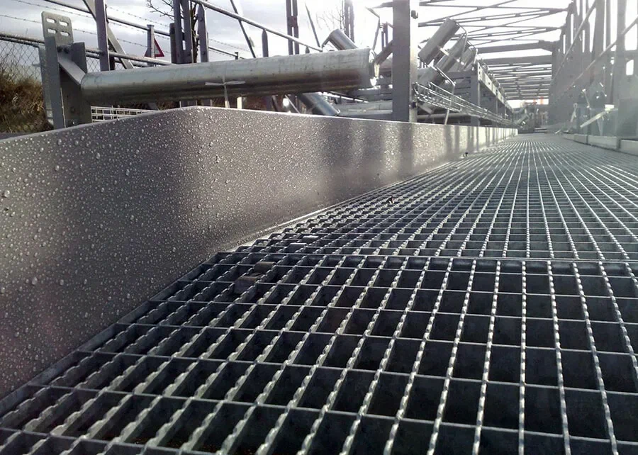 Стыковка секций настила на объекте: как избежать люфтов и перекосов