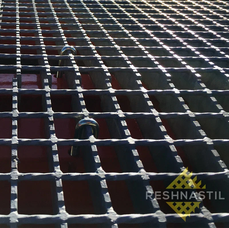 Интенсивный пешеходный трафик на промышленных объектах: требования к настильным конструкциям