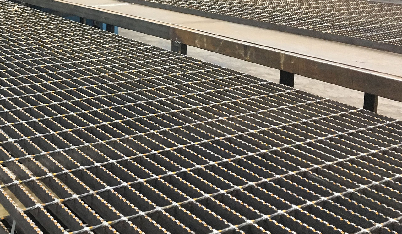 Настил для химических и энергетических объектов: особенности выбора материалов